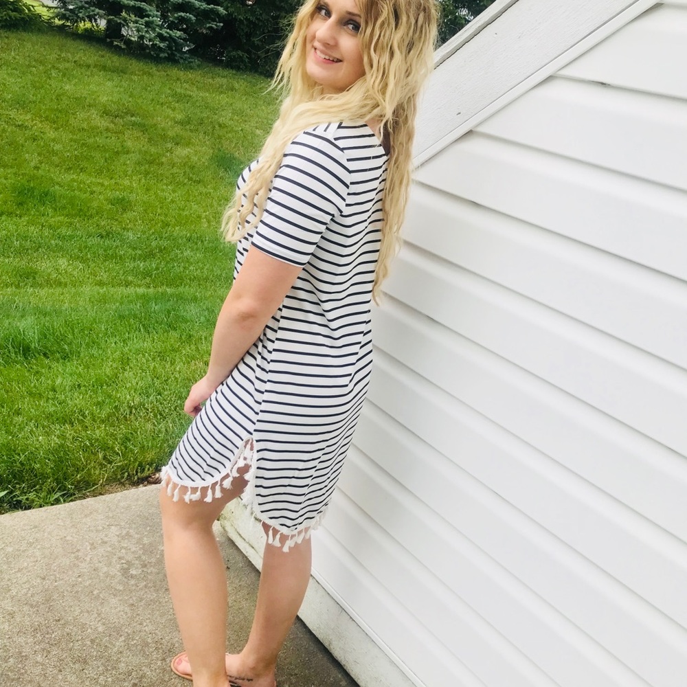 Black and white striped dress - Picture 6 of 7